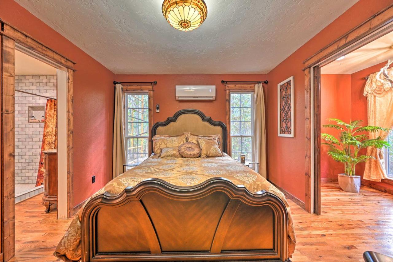 Tudor-Style Broken Bow Cottage With Hot Tub And Decks! Stephens Gap Экстерьер фото