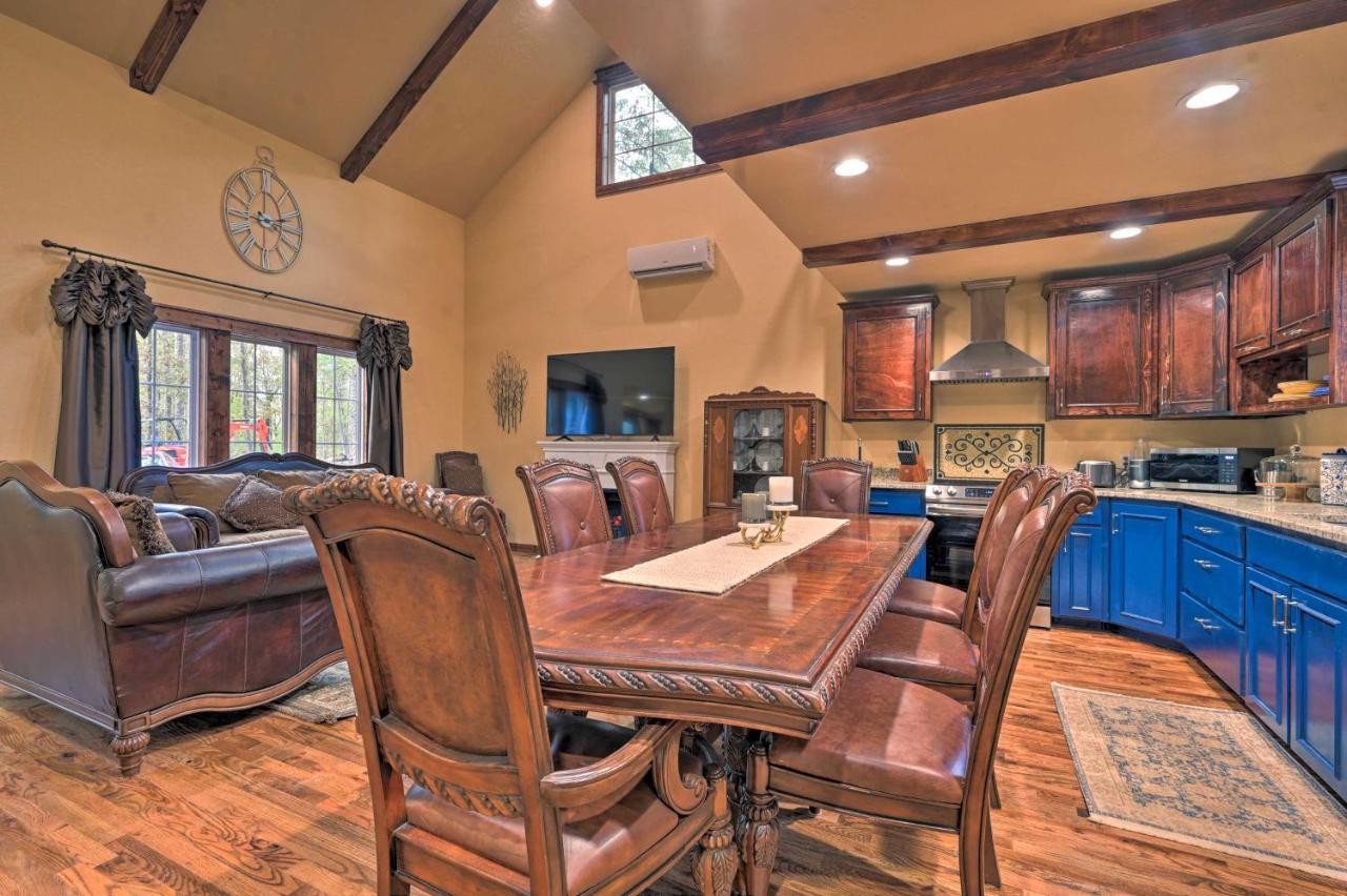 Tudor-Style Broken Bow Cottage With Hot Tub And Decks! Stephens Gap Экстерьер фото