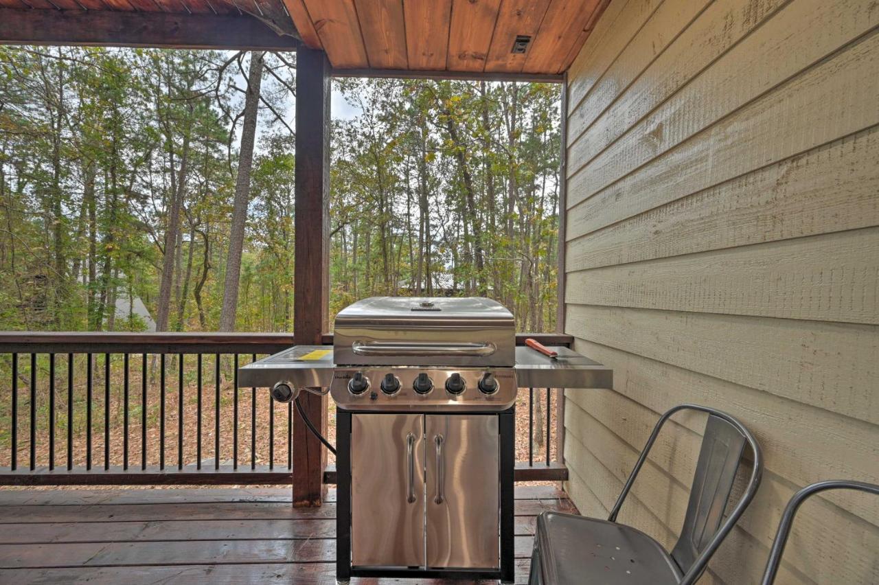Tudor-Style Broken Bow Cottage With Hot Tub And Decks! Stephens Gap Экстерьер фото