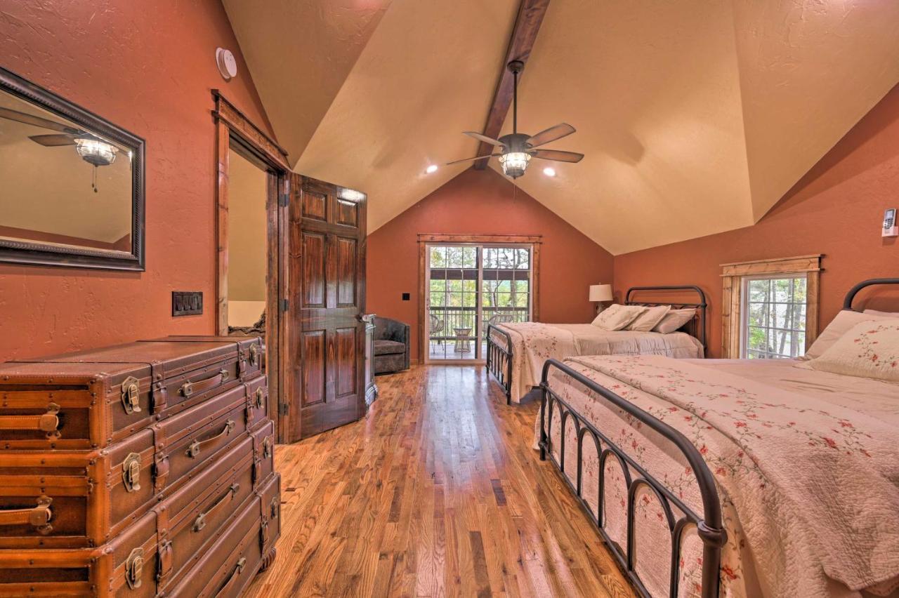 Tudor-Style Broken Bow Cottage With Hot Tub And Decks! Stephens Gap Экстерьер фото