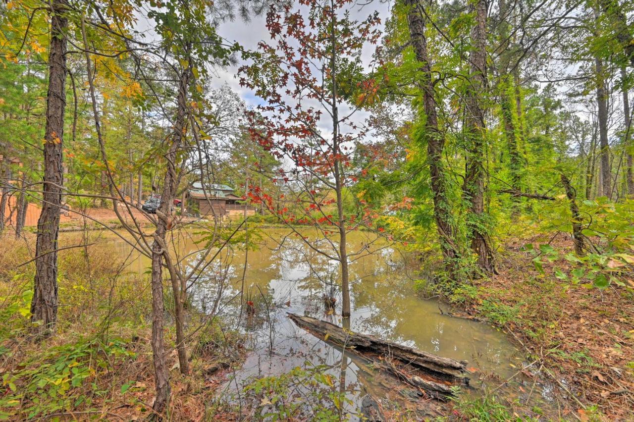 Tudor-Style Broken Bow Cottage With Hot Tub And Decks! Stephens Gap Экстерьер фото