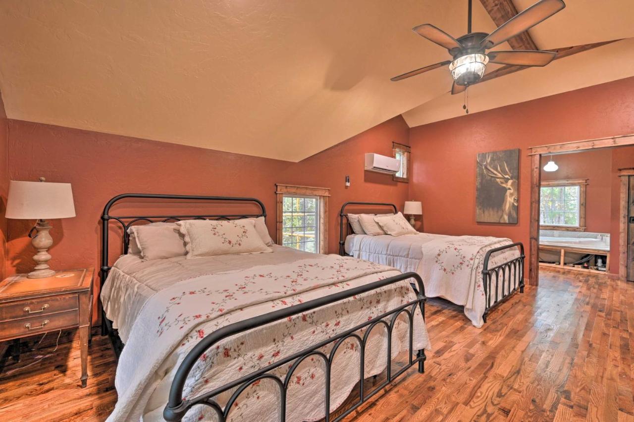Tudor-Style Broken Bow Cottage With Hot Tub And Decks! Stephens Gap Экстерьер фото
