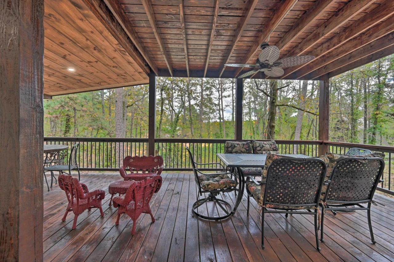 Tudor-Style Broken Bow Cottage With Hot Tub And Decks! Stephens Gap Экстерьер фото