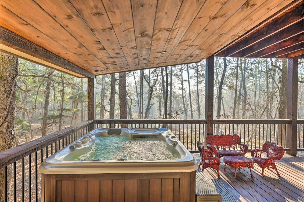 Tudor-Style Broken Bow Cottage With Hot Tub And Decks! Stephens Gap Экстерьер фото