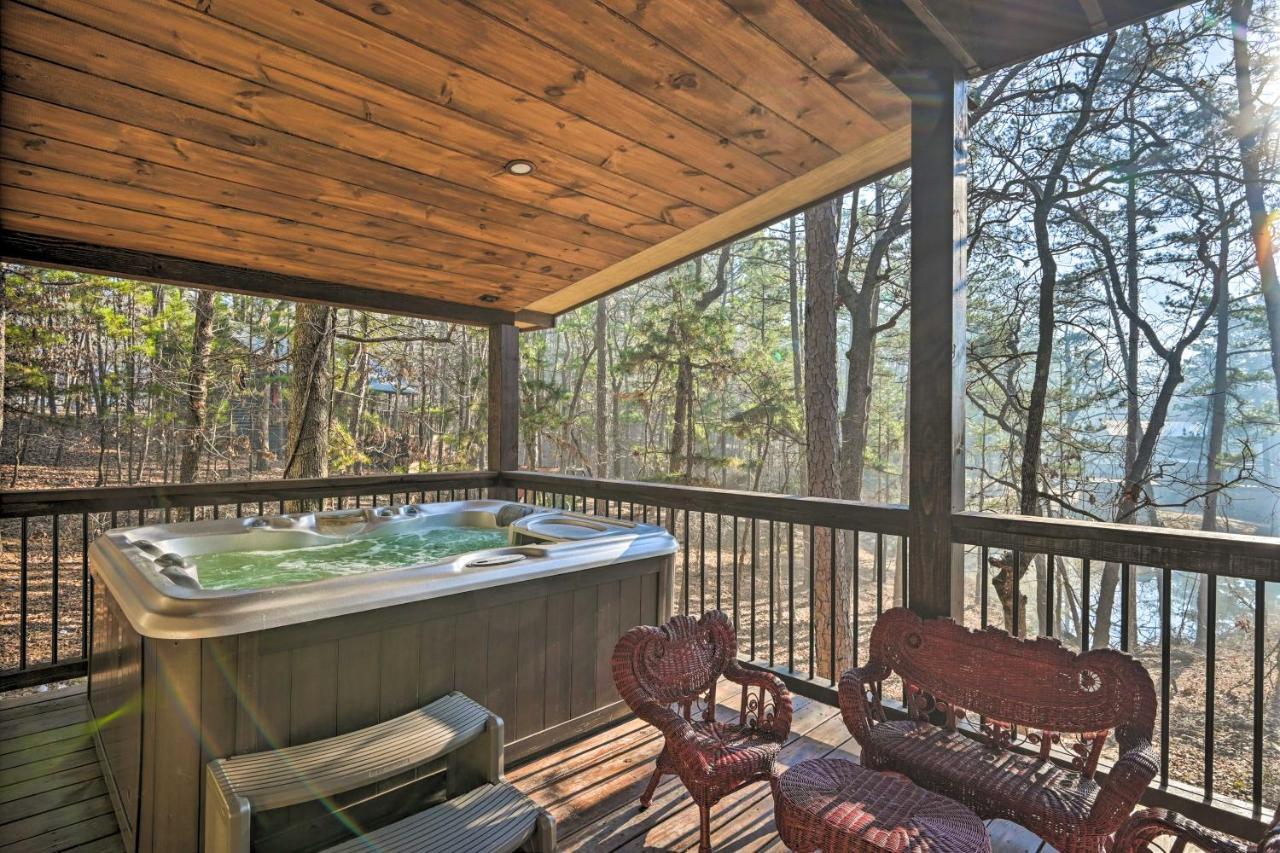 Tudor-Style Broken Bow Cottage With Hot Tub And Decks! Stephens Gap Экстерьер фото